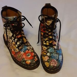 Dr Martens floral boots